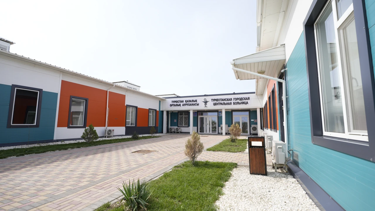 За два дня в Туркестанской области врачами Медицинского центра УДП РК проведено 13 сложных операций 