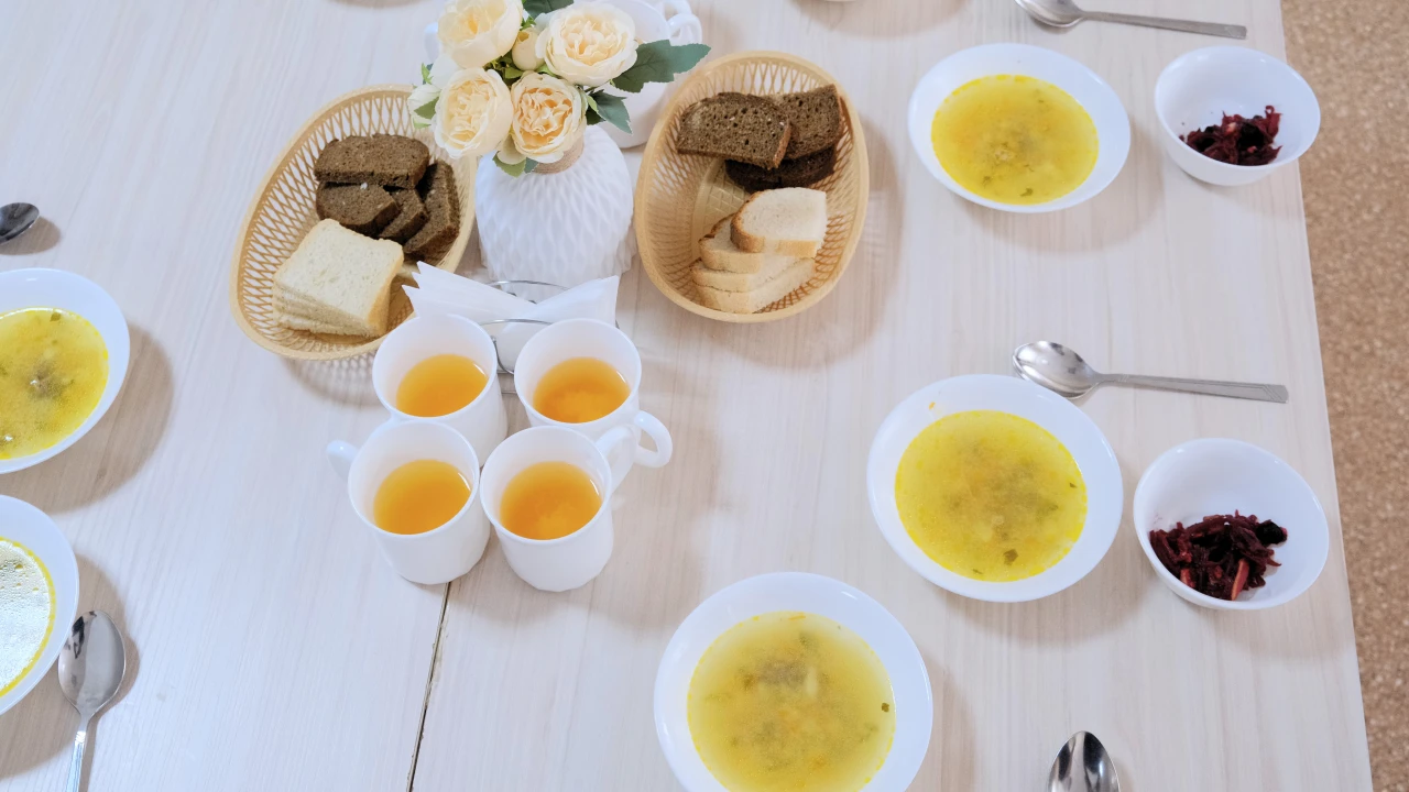 Бракеражная комиссия проверила качество питания в детском саду «Қарлығаш» 