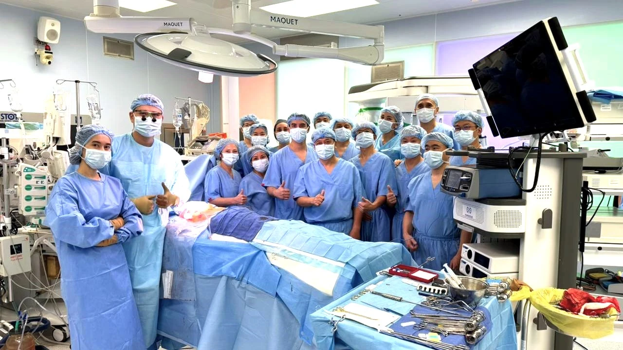 В Казахстане проведена первая роботизированная операция на сердце 