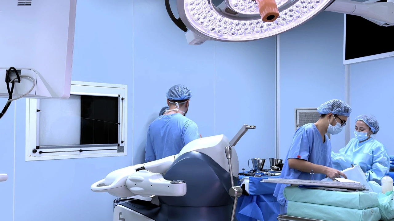 В Больнице Медицинского центра начали проводить ортопедические операции с использованием робота Mako 