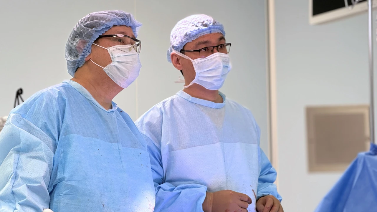 В Больнице Медицинского центра начали проводить ортопедические операции с использованием робота Mako 