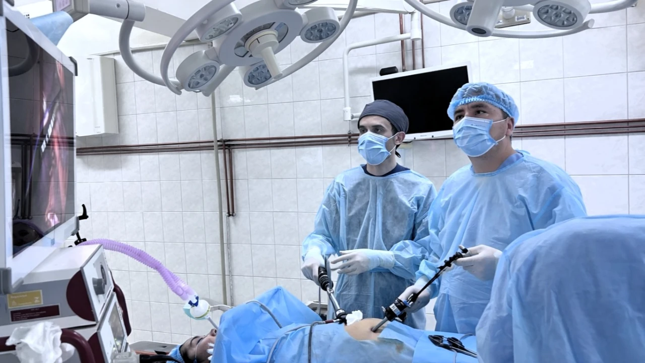 В Национальном госпитале внедрён современный метод лапароскопического лечения грыжи 