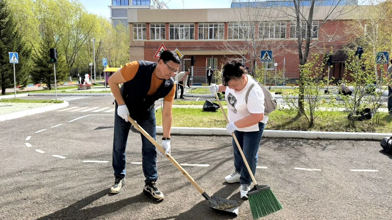 Свыше 400 работников системы Медицинского центра УДП РК приняли участие в общегородском субботнике 
