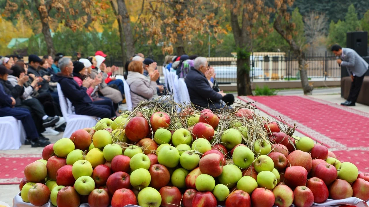 Almaty Resort шипажайында Алма күнін атап өтті 